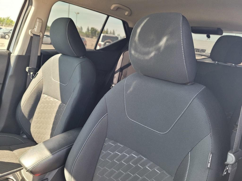 Used 2024 Nissan Kicks SV FWD image 12