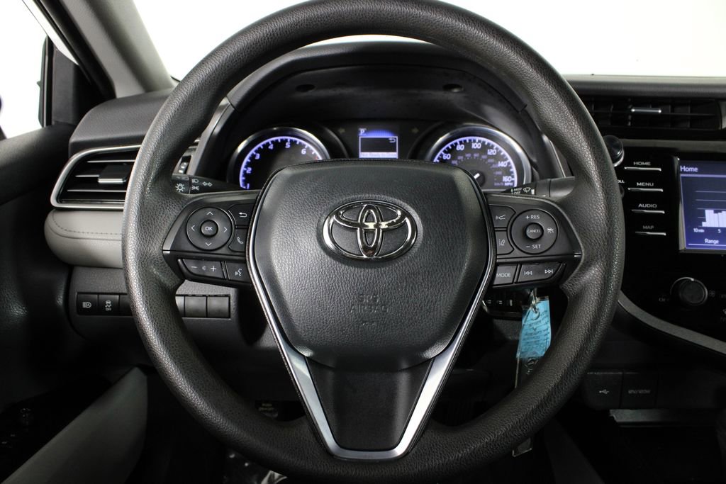 Used 2020 Toyota Camry L image 9