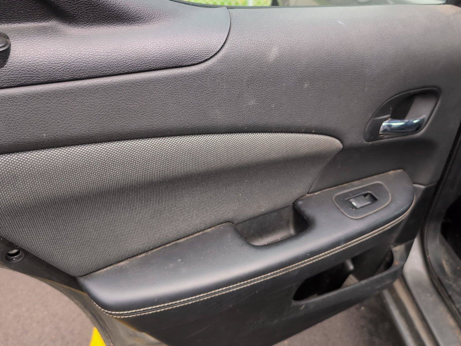 Used 2012 Dodge Avenger SE FWD image 32