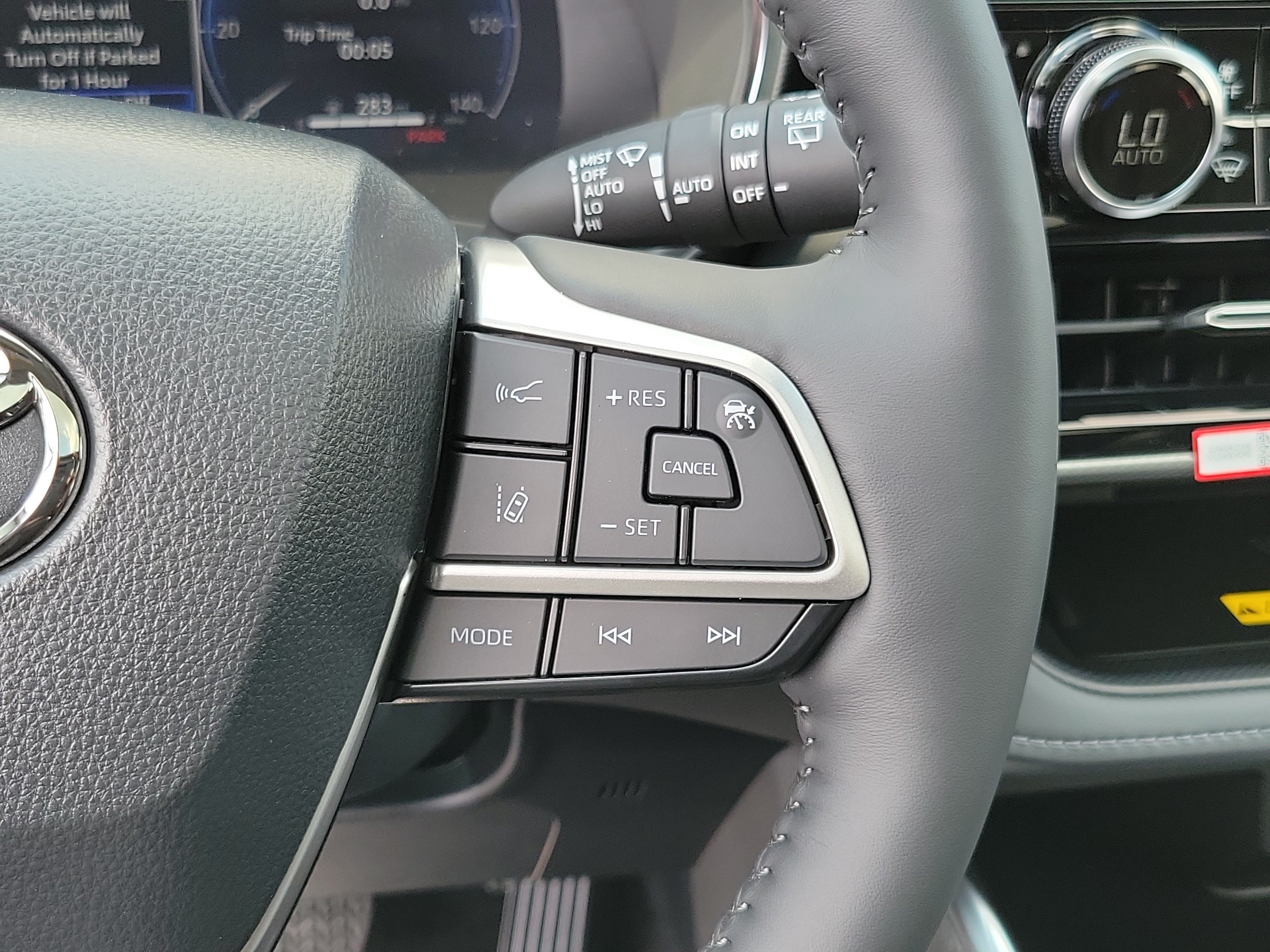 New 2026 Toyota Highlander Platinum AWD/4WD image 26