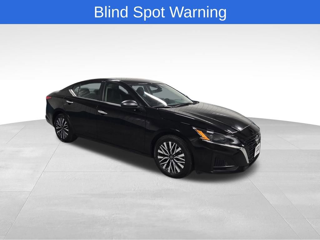 Used 2024 Nissan Altima 2.5 SV image 7