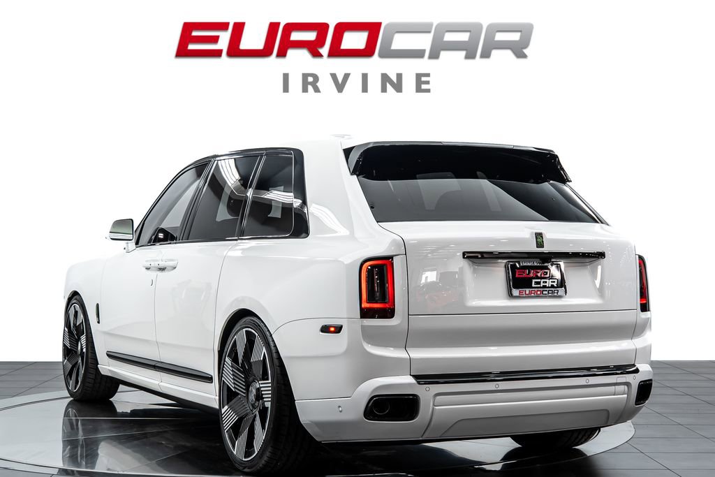 Used 2020 Rolls-Royce Cullinan Black Badge image 4