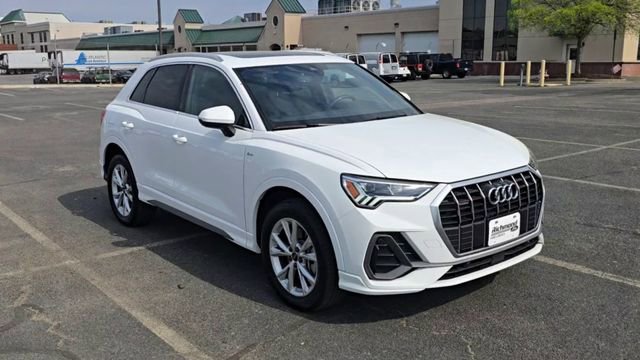 Used 2024 Audi Q3 2.0T Premium image 3