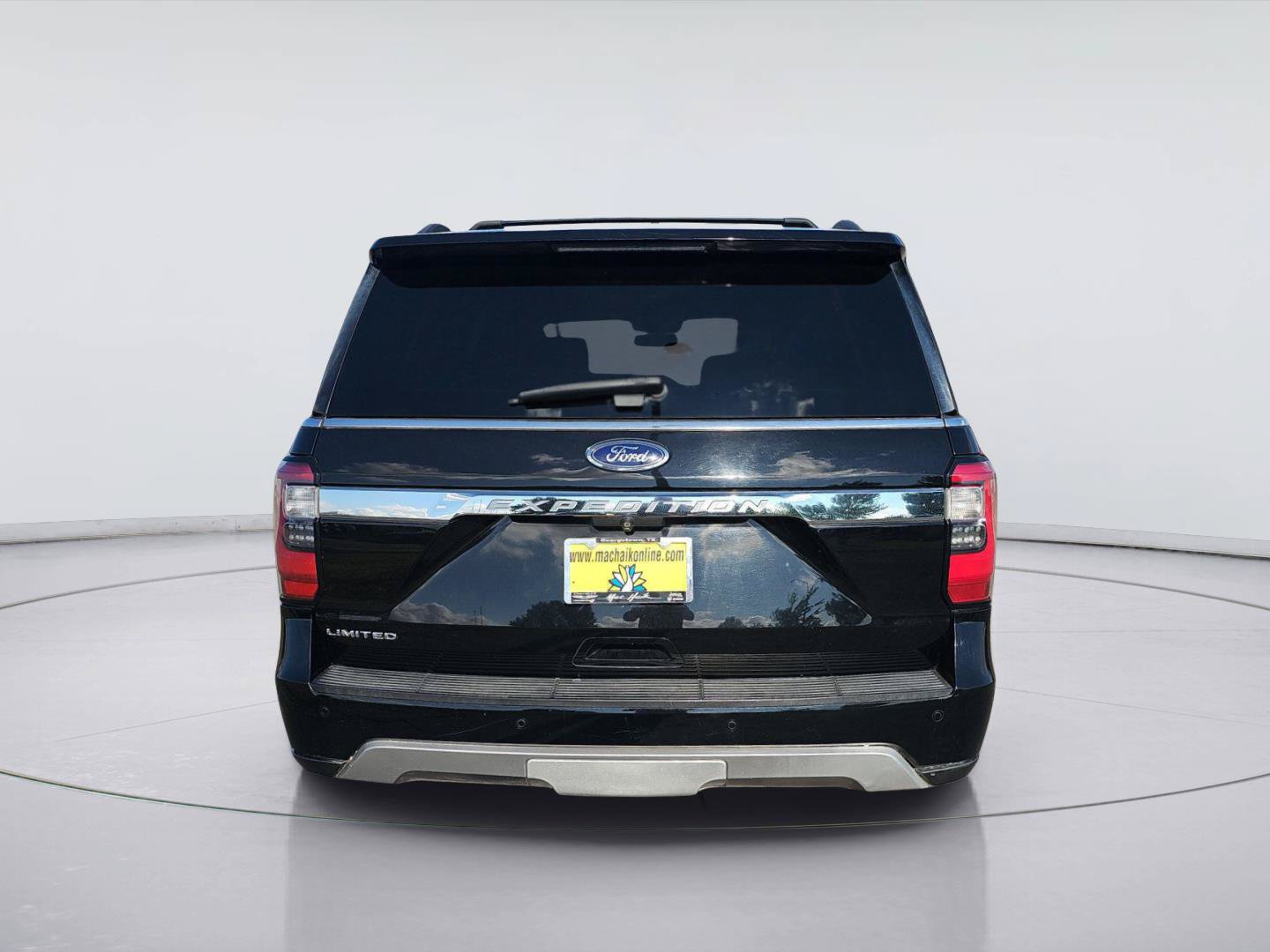 Used 2018 Ford Expedition Limited w/ Equipment Group 301A AWD/4WD image 4