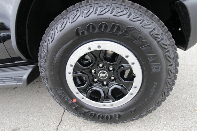 New 2025 Ford Bronco Outer Banks w/ Sasquatch Package image 15