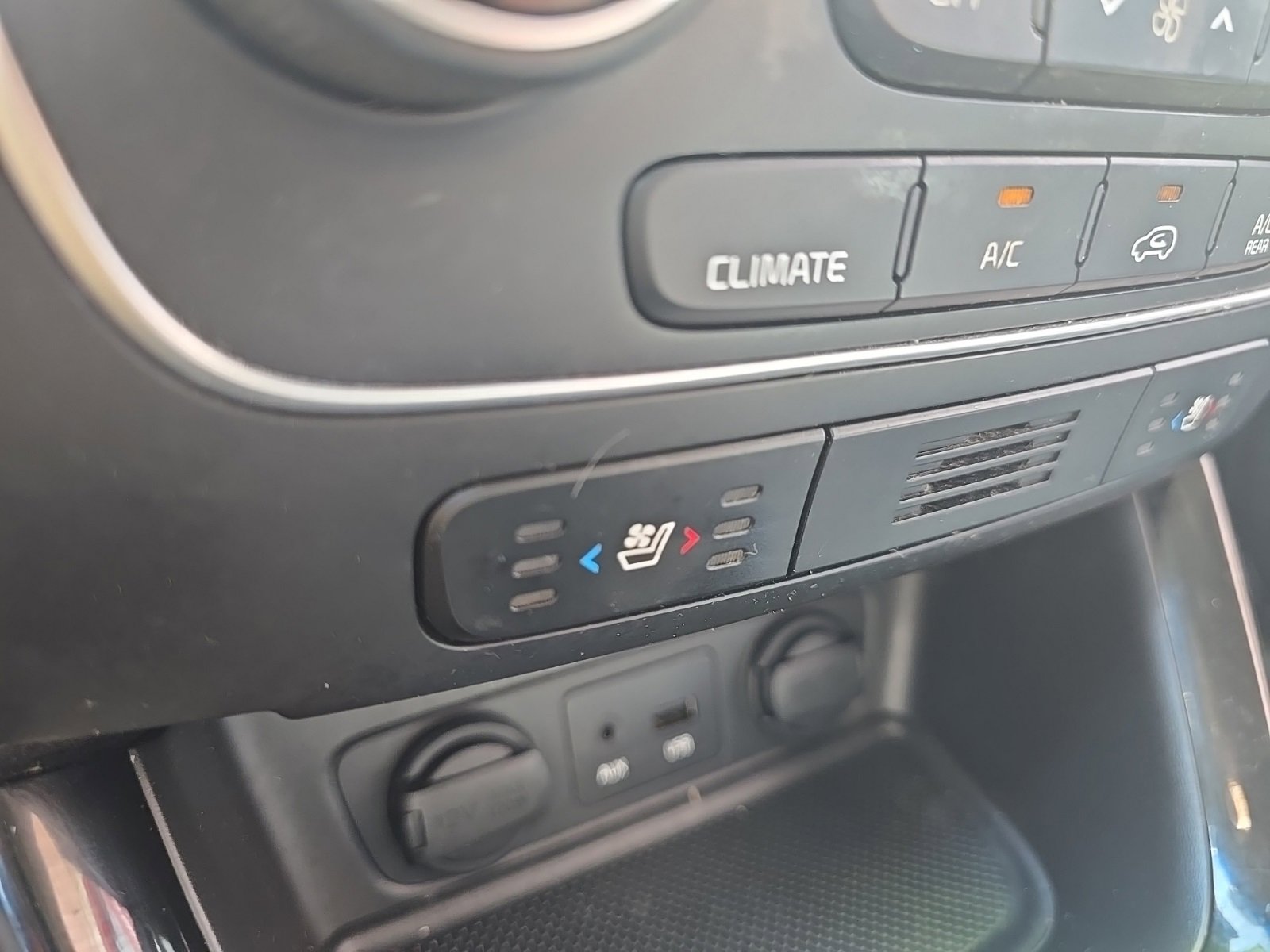 Used 2014 Kia Sorento SX w/ 3rd Row Package image 15