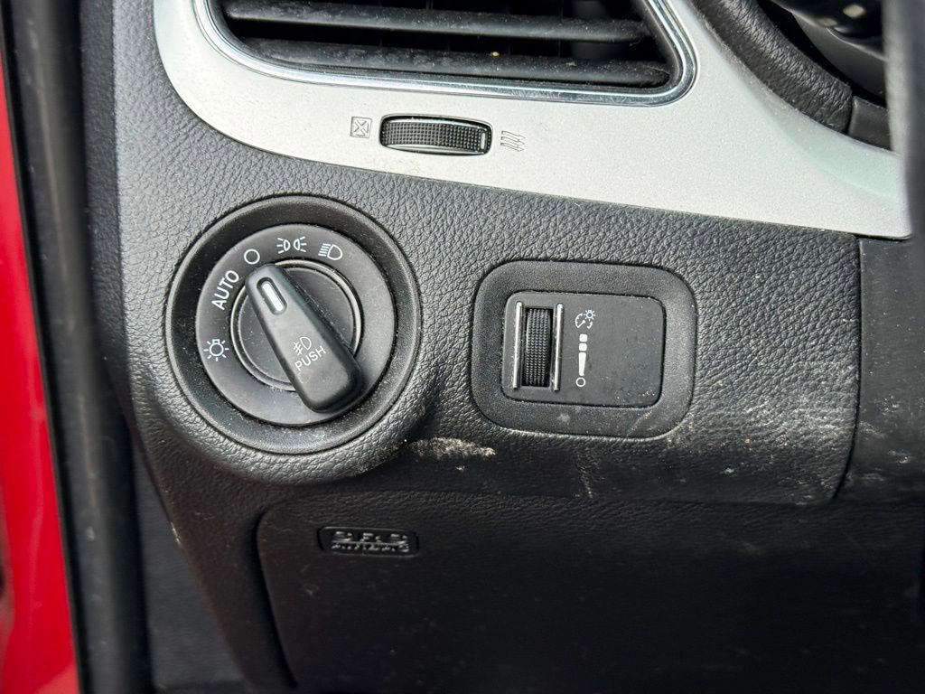 Used 2018 Dodge Journey SXT image 18