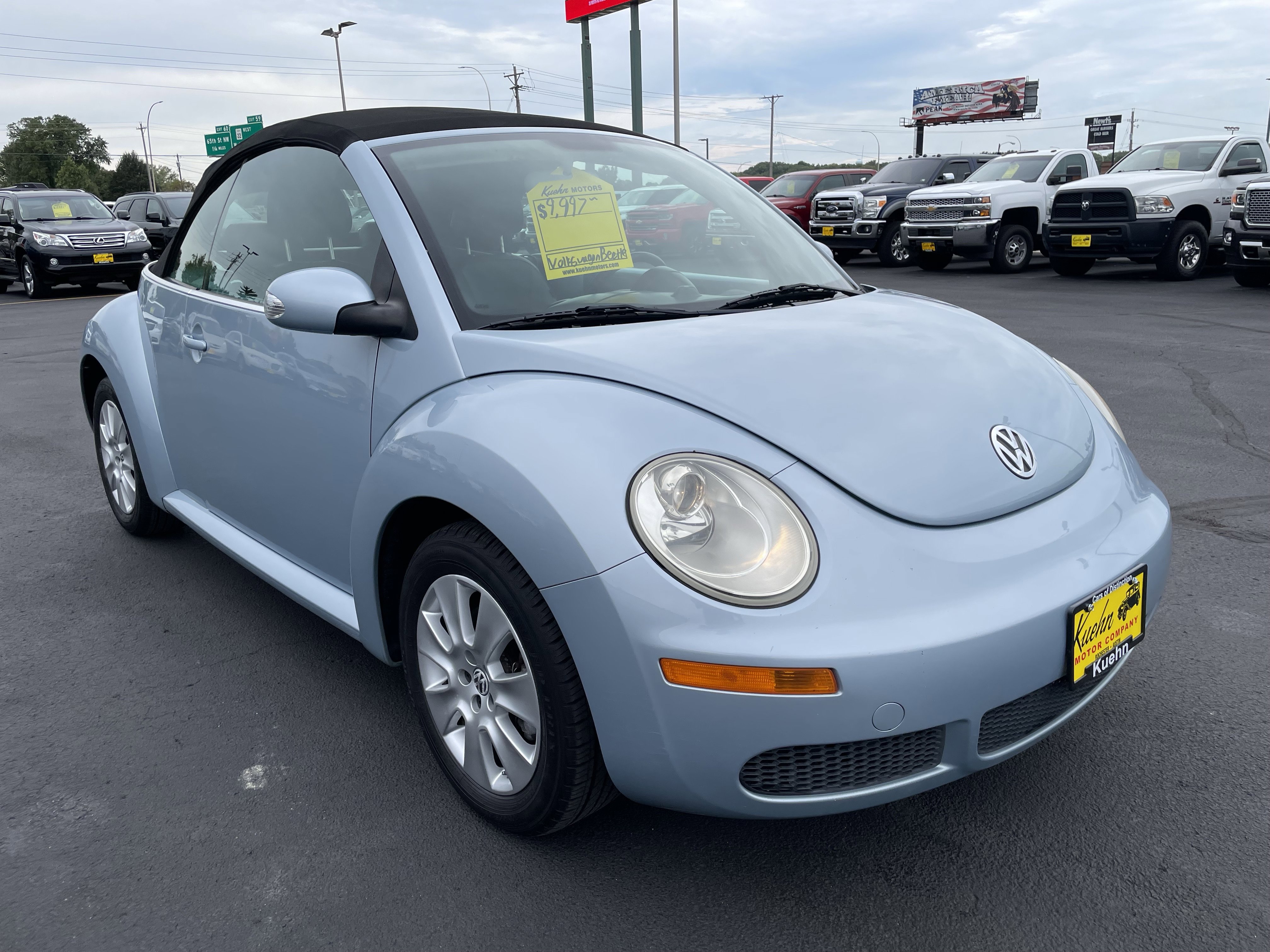 Used 2009 Volkswagen Beetle S image 2