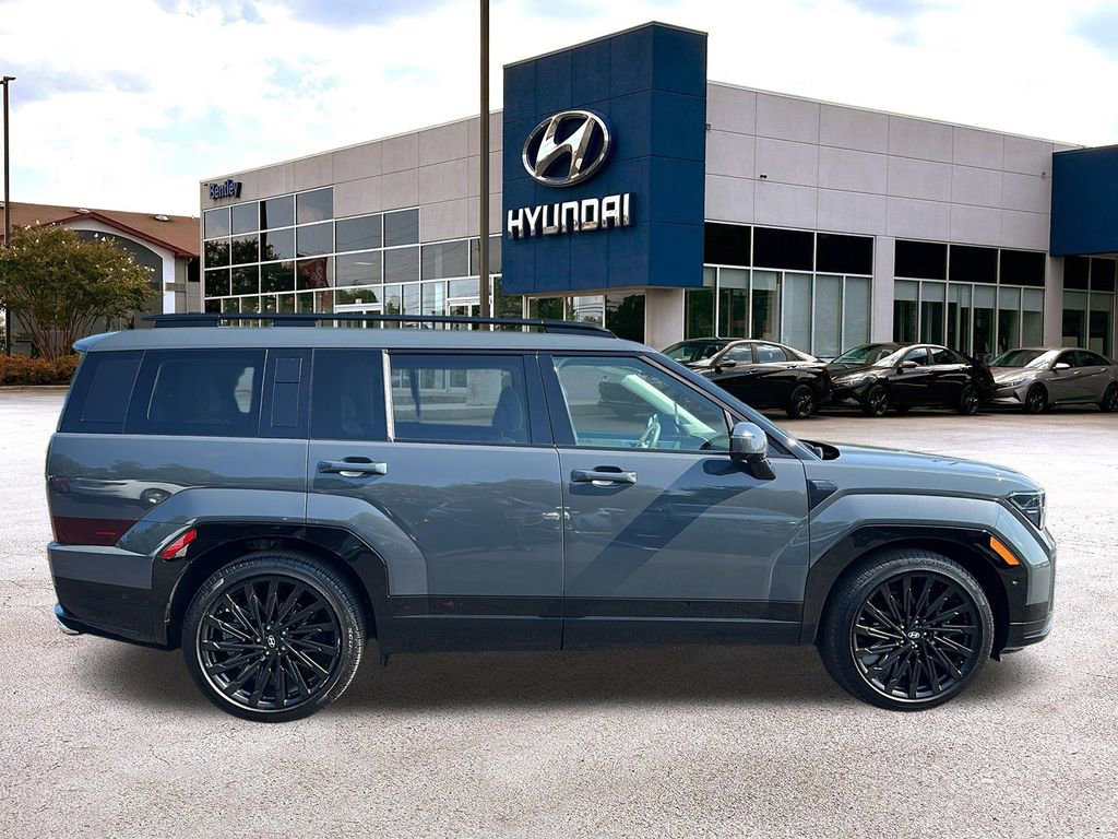 Used 2025 Hyundai Santa Fe Calligraphy w/ Tow & Go Package image 6