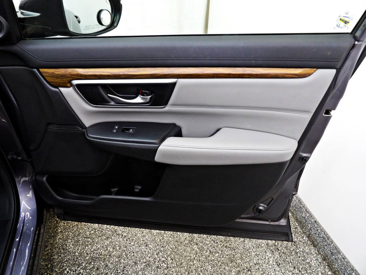 Used 2017 Honda CR-V Touring image 11