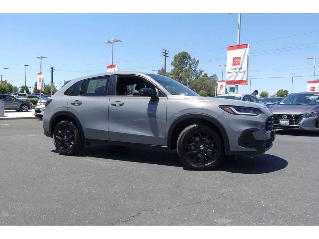 Used 2025 Honda HR-V Sport image 4