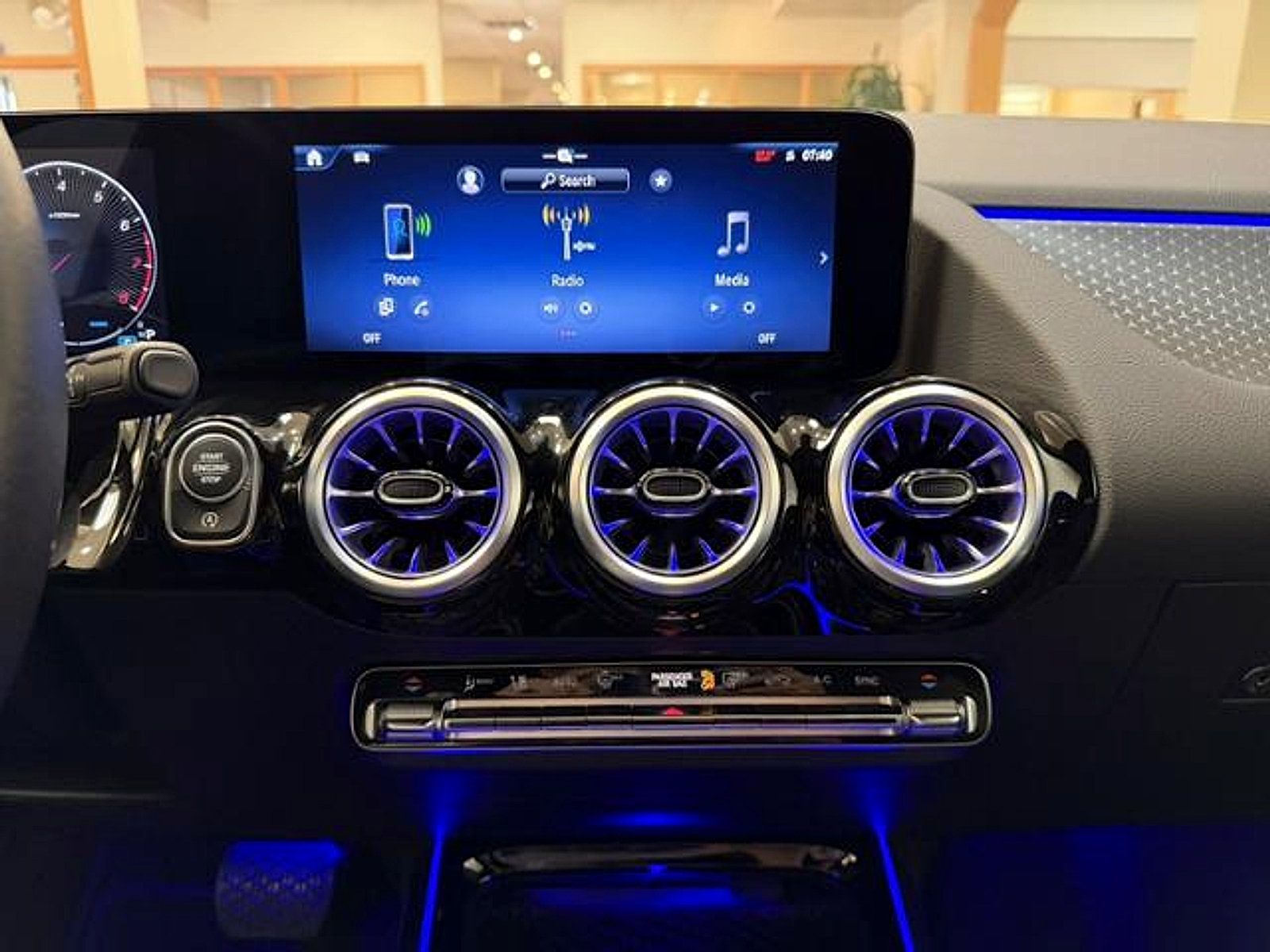 Certified 2025 Mercedes-Benz GLA 250 image 13