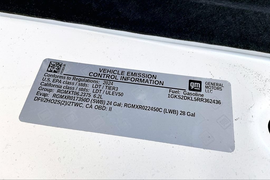 Used 2024 GMC Yukon Denali w/ Advanced Technology Package AWD/4WD image 29