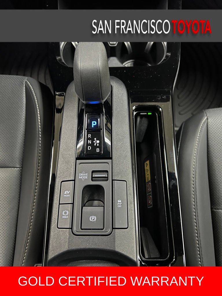 Used 2024 Toyota Prius Limited w/ Limited Premium Package FWD image 25