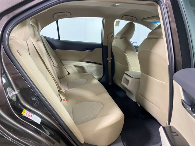 Used 2018 Toyota Camry LE w/ Convenience Package FWD image 9