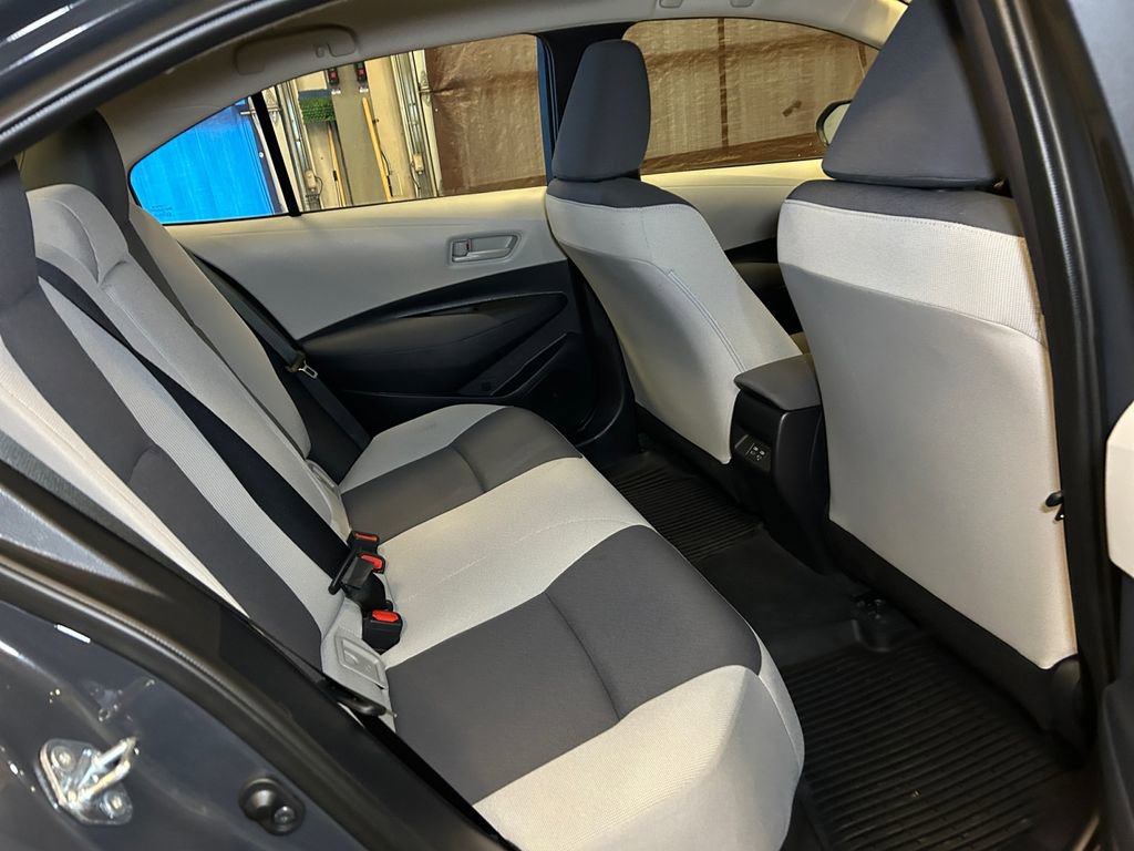 Used 2025 Toyota Corolla LE w/ Convenience Package FWD image 18