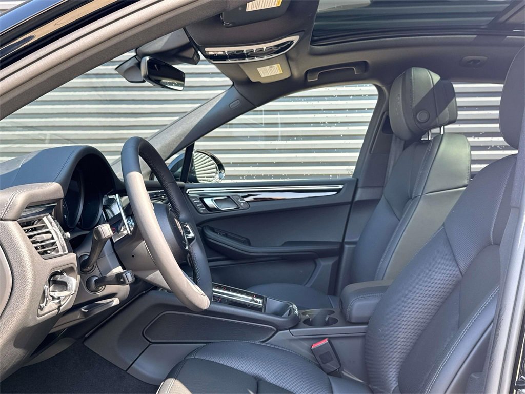 New 2025 Porsche Macan image 13