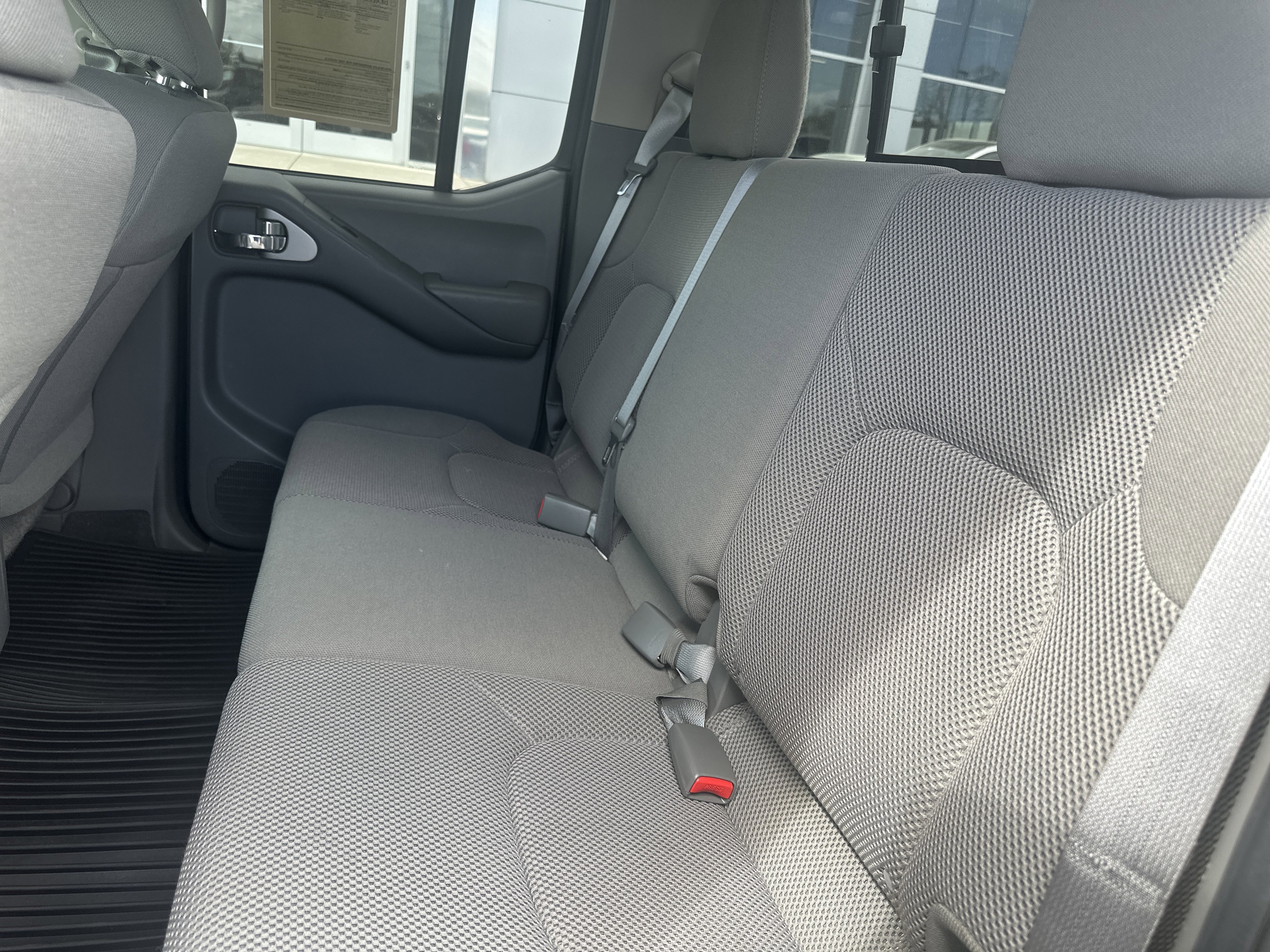 Used 2021 Nissan Frontier SV w/ Midnight Edition Floor Mats AWD/4WD image 21