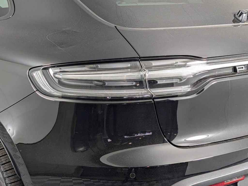 New 2026 Porsche Macan image 16