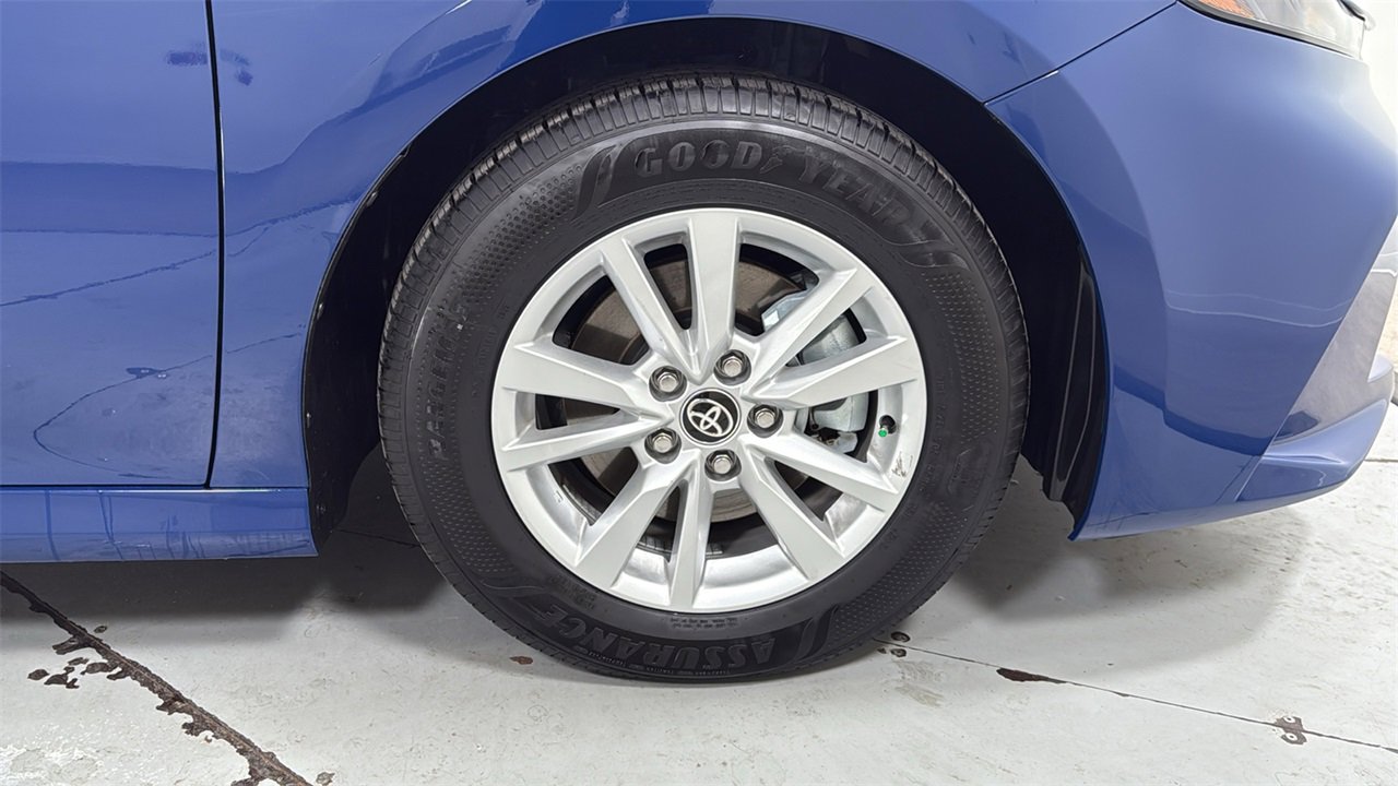 Certified 2025 Toyota Camry LE image 21