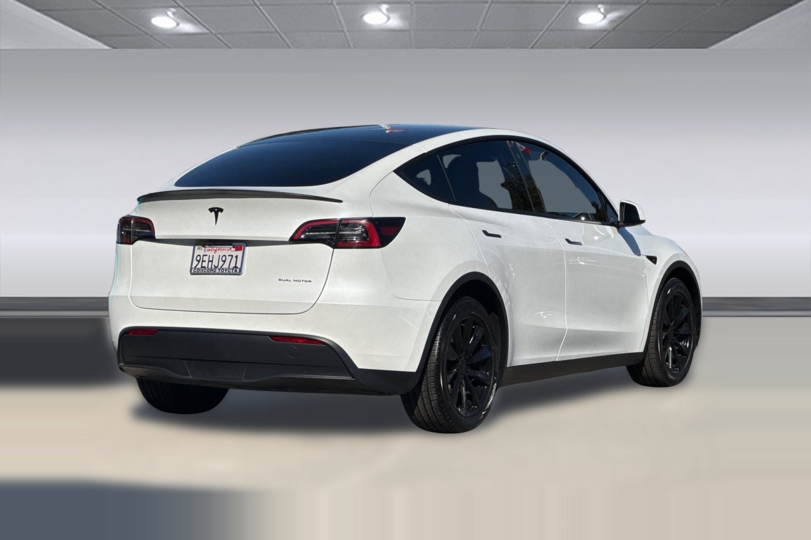 Used 2023 Tesla Model Y Long Range AWD/4WD image 9