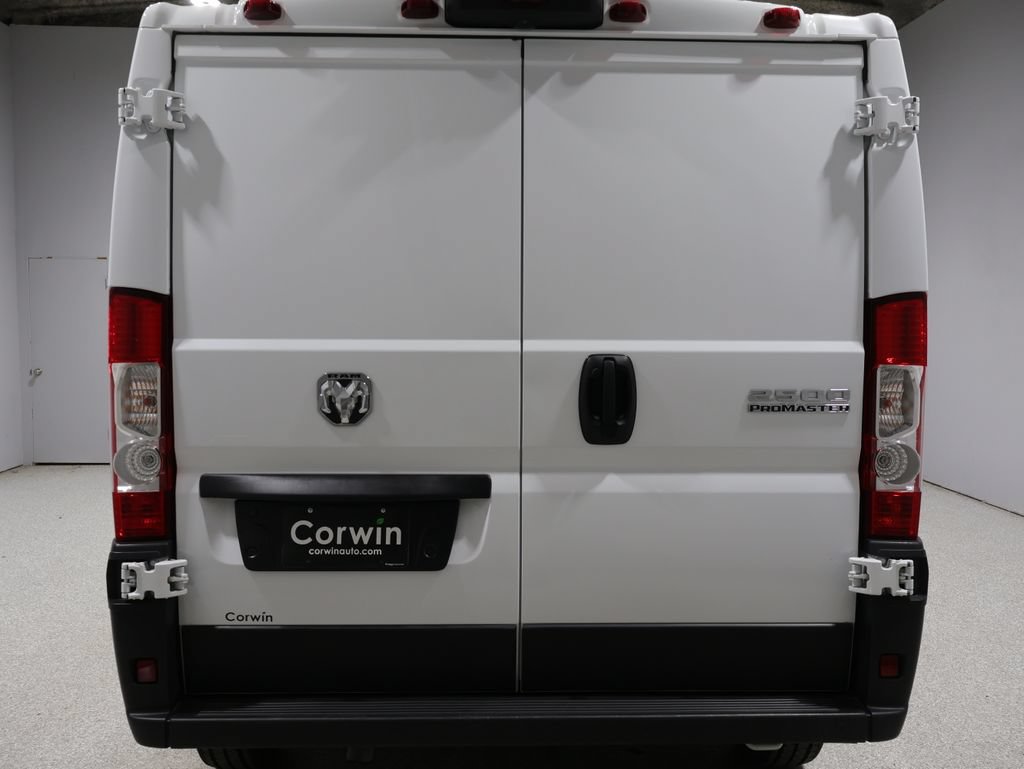 Used 2025 RAM ProMaster 2500 w/ Premium Convenience Group FWD video 3