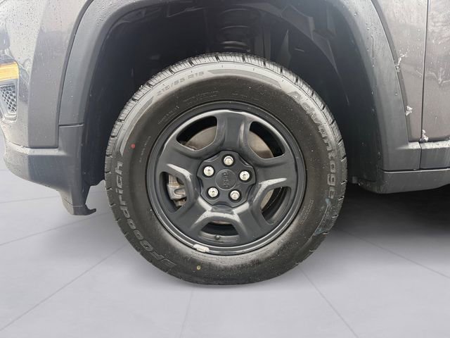 Used 2019 Jeep Compass Sport w/ Cold Weather Group image 9