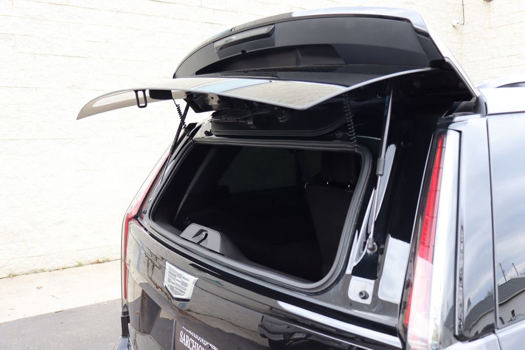 Used 2024 Cadillac Escalade ESV V w/ LPO, ONYX Package AWD/4WD image 28