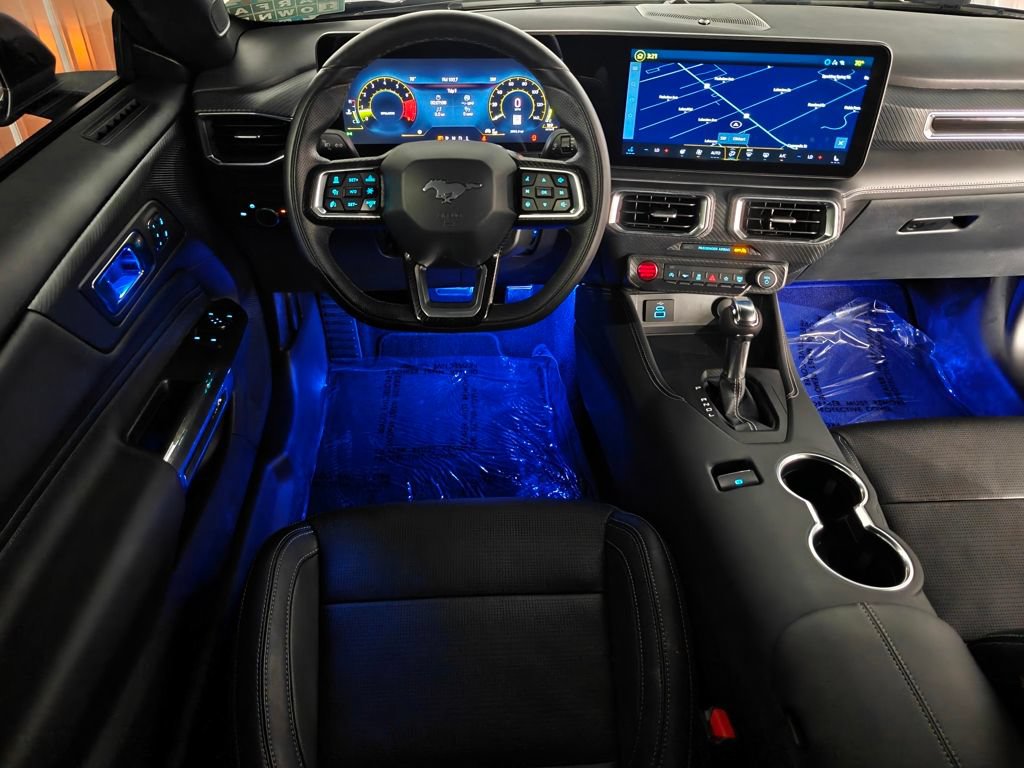 Used 2025 Ford Mustang Premium RWD image 5