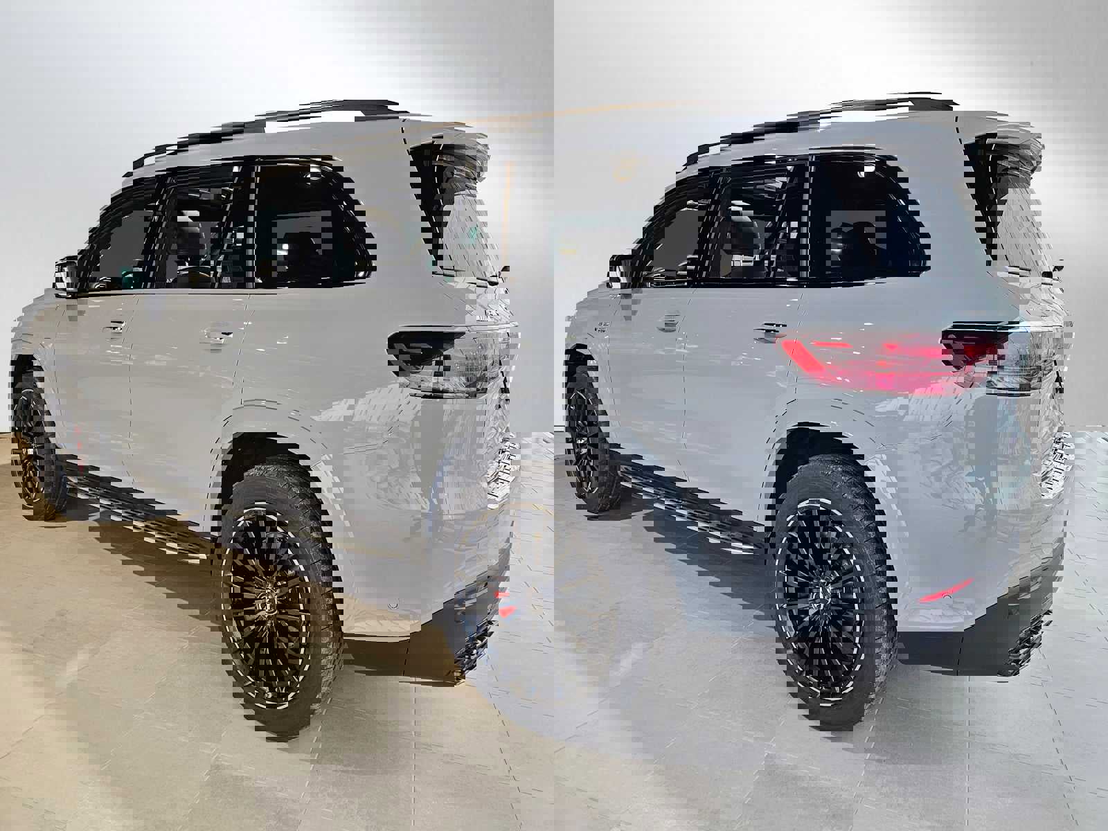 Used 2025 Mercedes-Benz GLS 63 AMG 4MATIC image 4