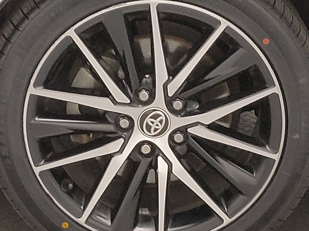 Used 2021 Toyota Camry SE FWD image 31