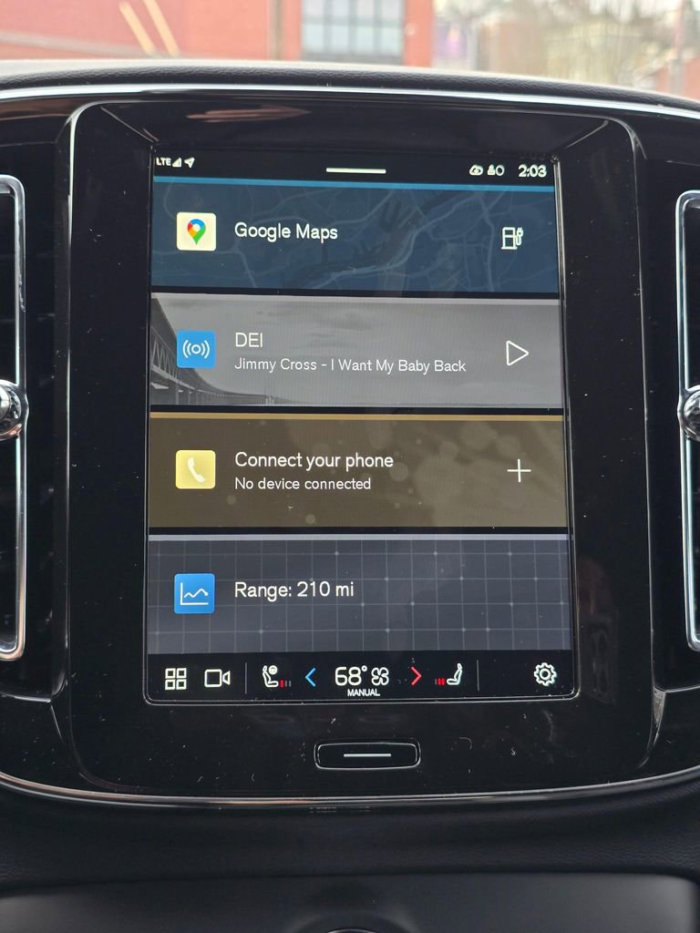 New 2025 Volvo EX40 Core w/ Climate Package image 28