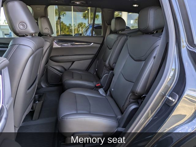 Used 2023 Cadillac XT6 Premium Luxury w/ Technology Package image 16