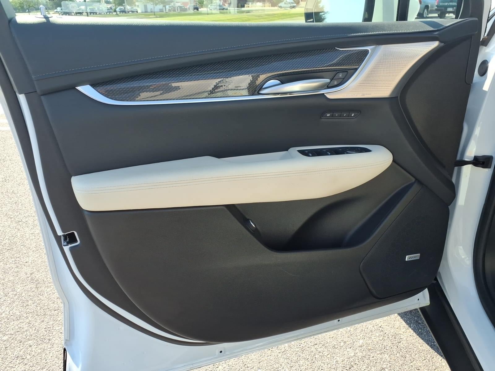 Certified 2025 Cadillac XT5 Sportv w/ Technology Package AWD/4WD image 19