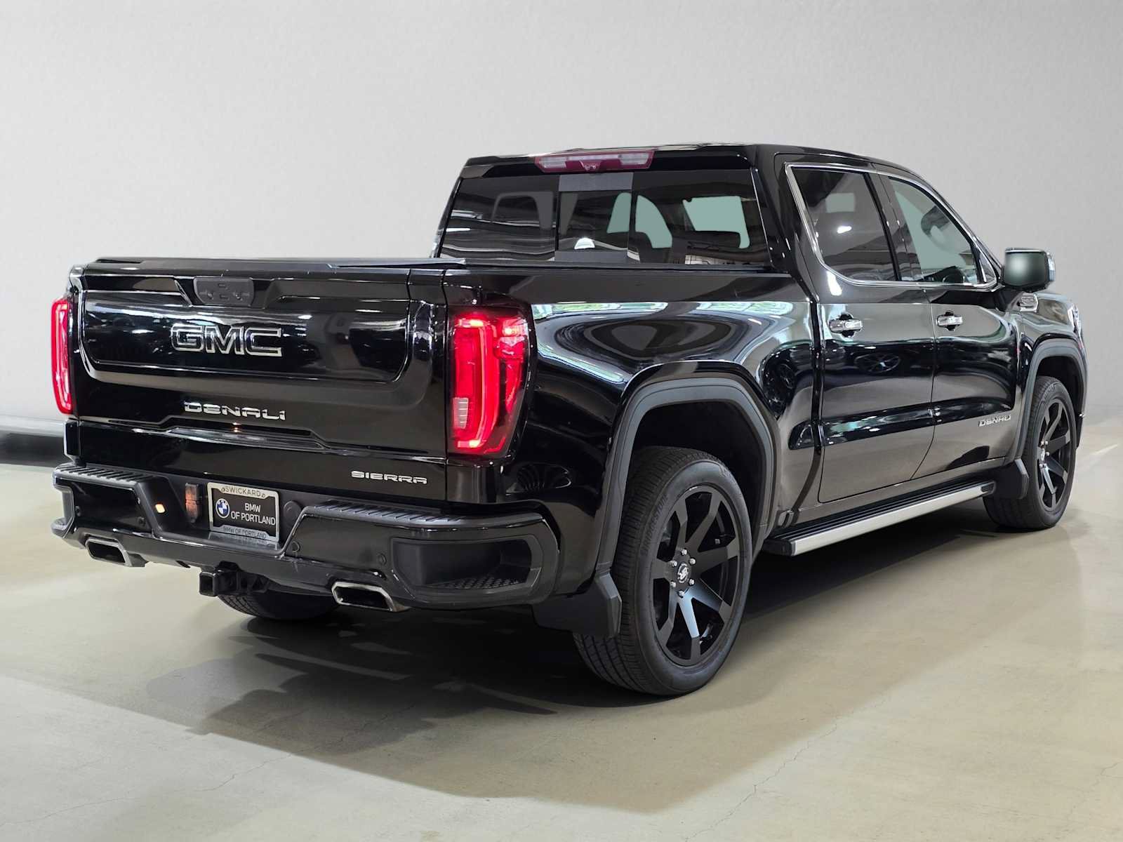 Used 2020 GMC Sierra 1500 Denali w/ Denali Ultimate Package AWD/4WD image 3