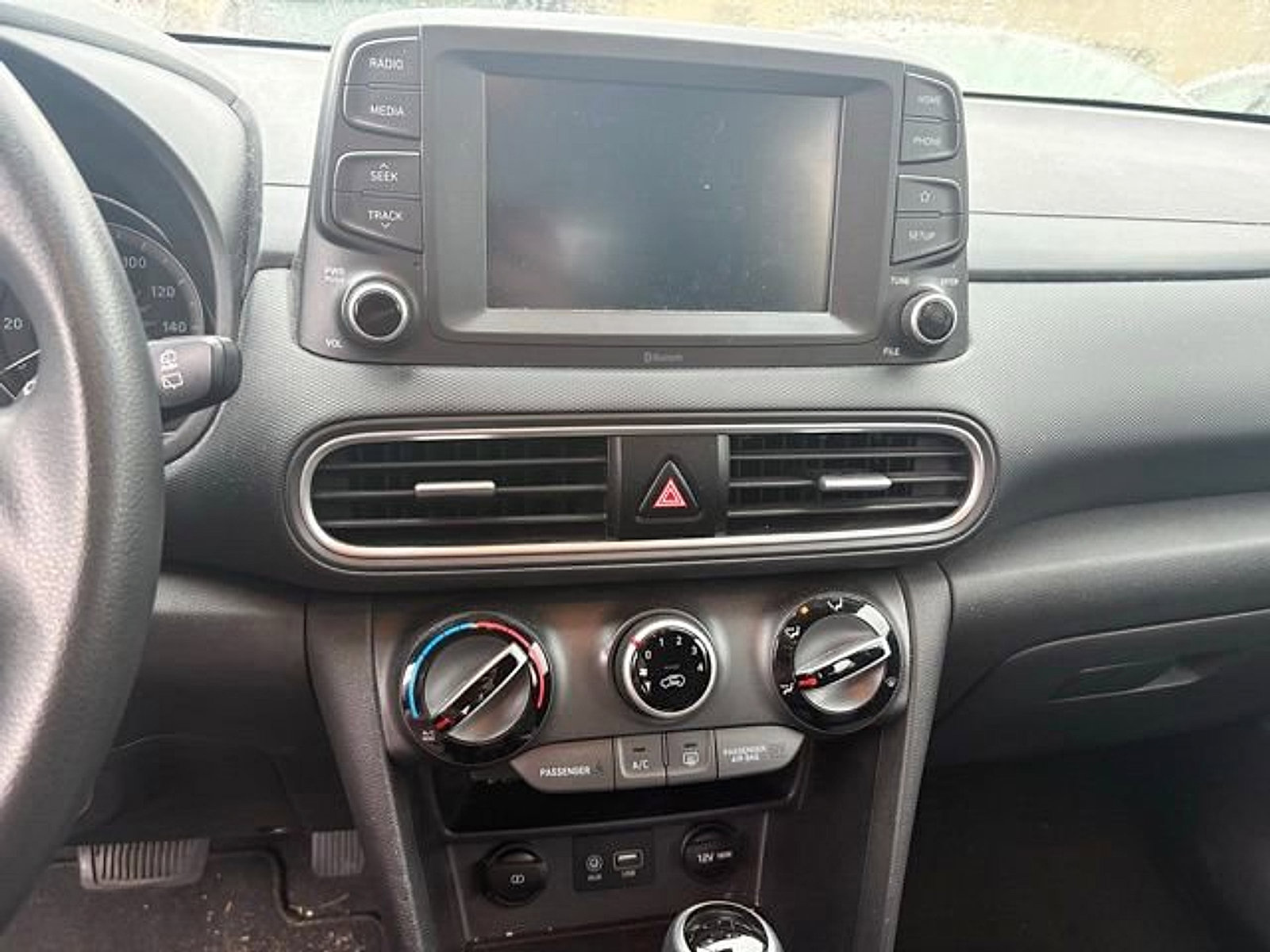 Used 2021 Hyundai Kona SE w/ Cargo Package image 13