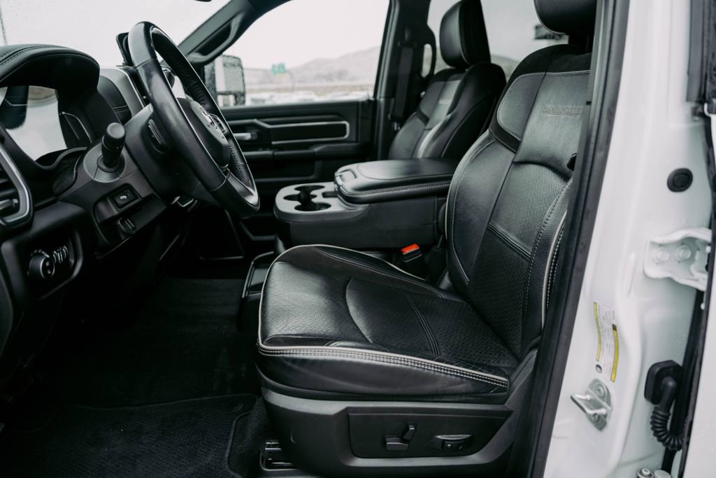 Used 2024 RAM 3500 Laramie w/ Night Edition image 18