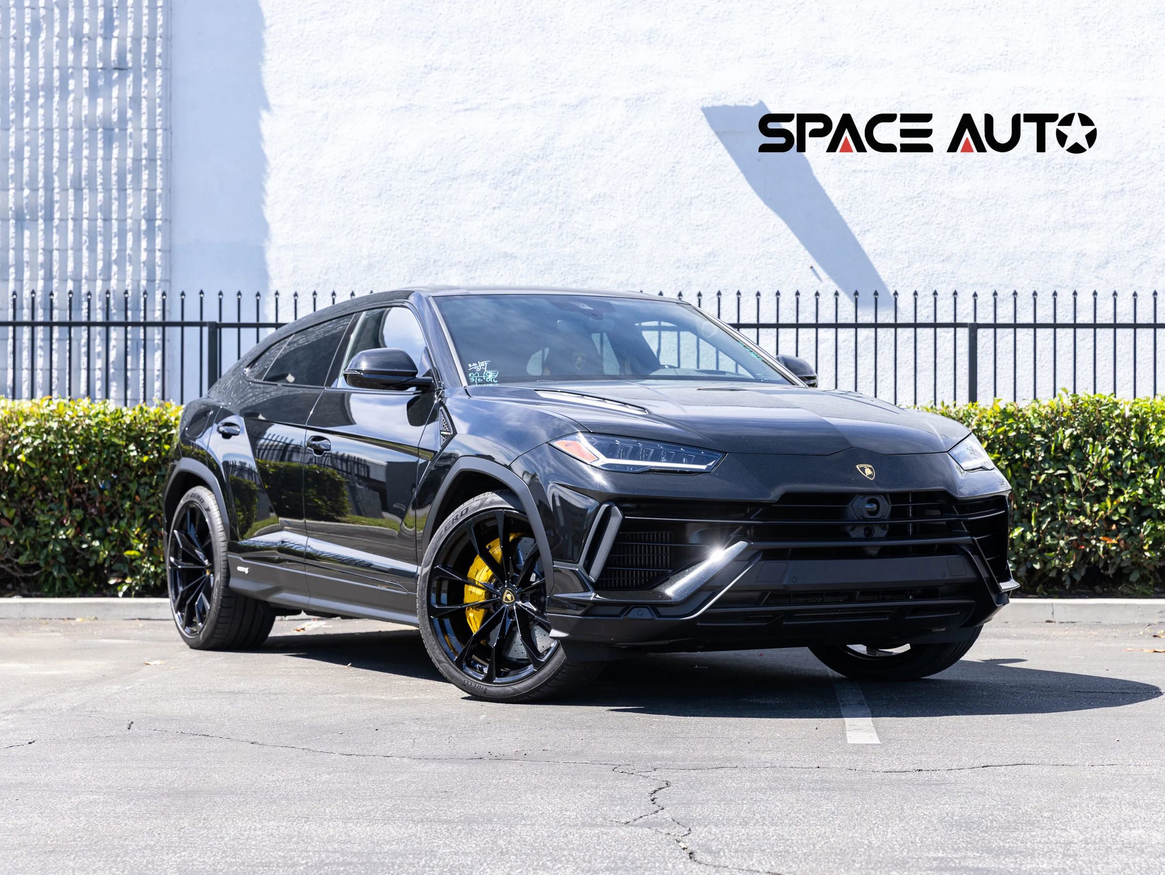Used 2024 Lamborghini Urus S image 1