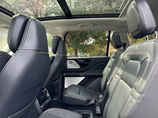 Certified 2025 Lincoln Aviator Reserve w/ Equipment Group 201A image 22