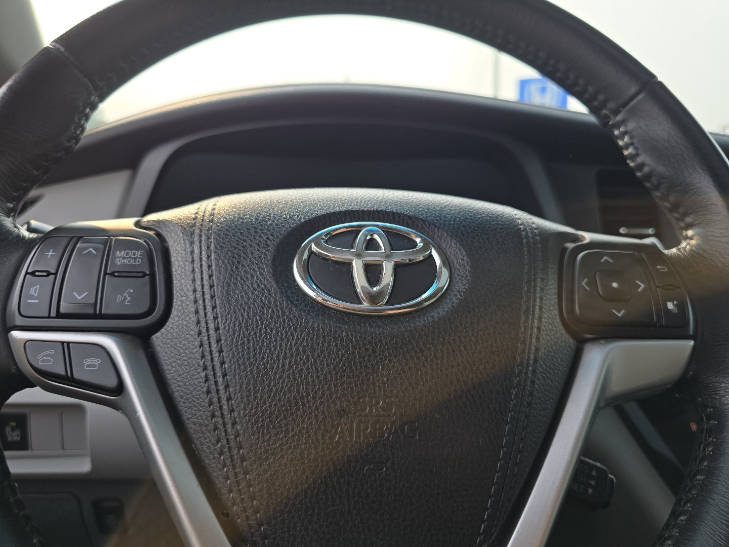 Used 2017 Toyota Sienna XLE FWD image 53