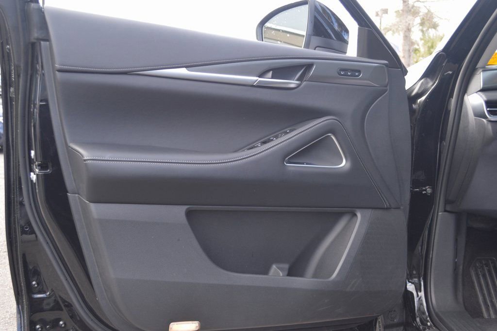 Certified 2025 INFINITI QX60 Luxe w/ Vision Package image 11