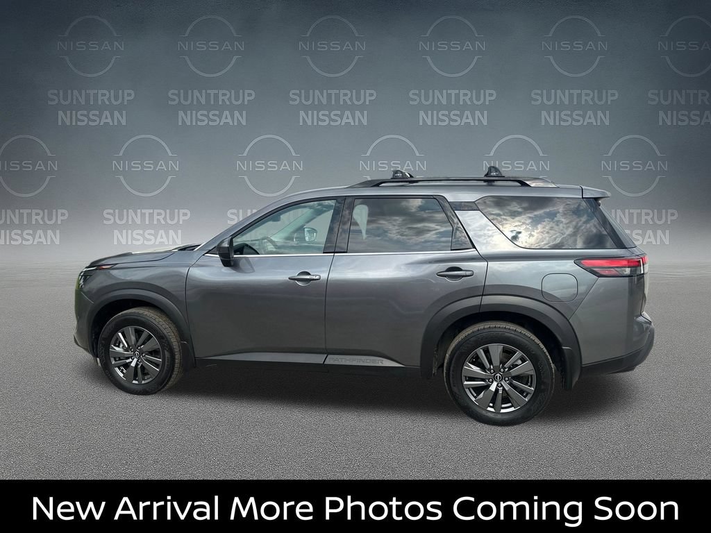 Certified 2025 Nissan Pathfinder SV w/ SV Premium Package FWD image 3