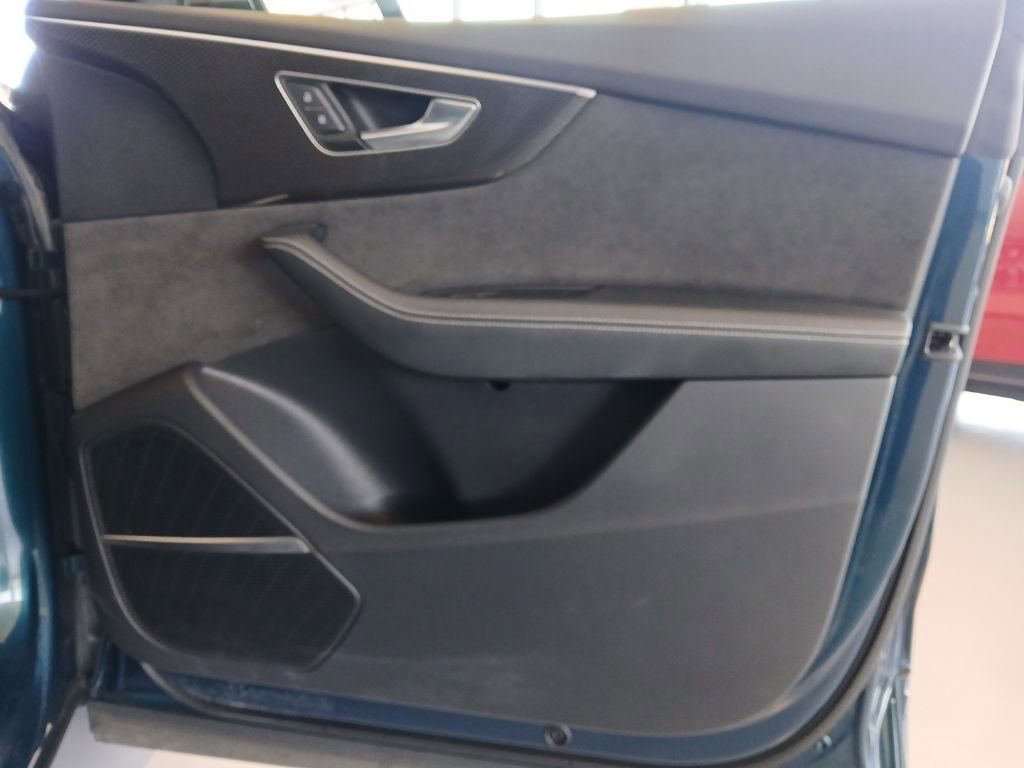 Used 2022 Audi SQ8 Prestige image 28