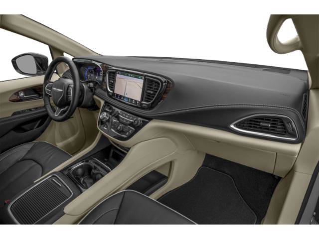 Used 2025 Chrysler Pacifica Limited FWD image 17
