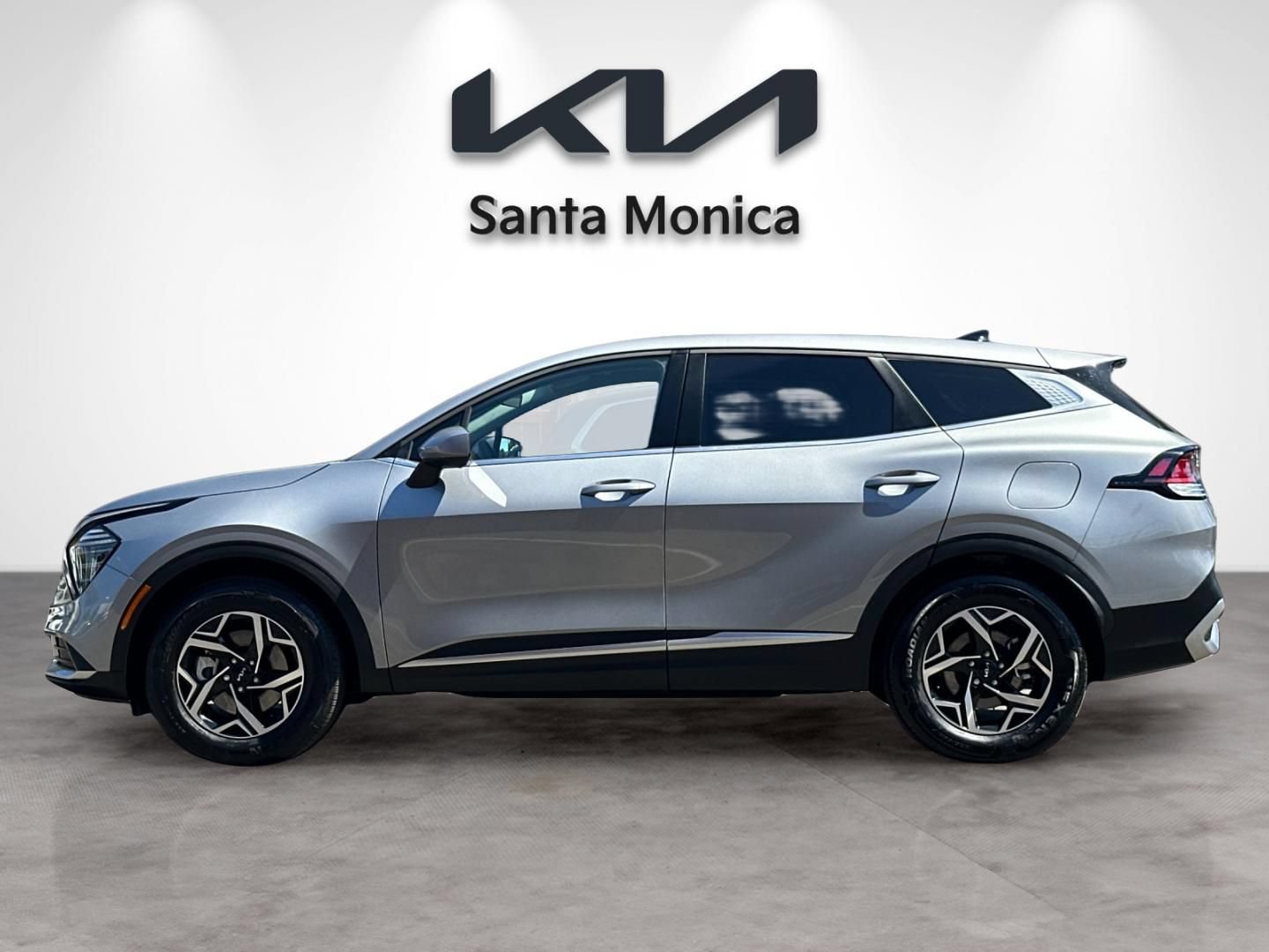 Certified 2025 Kia Sportage LX FWD image 3