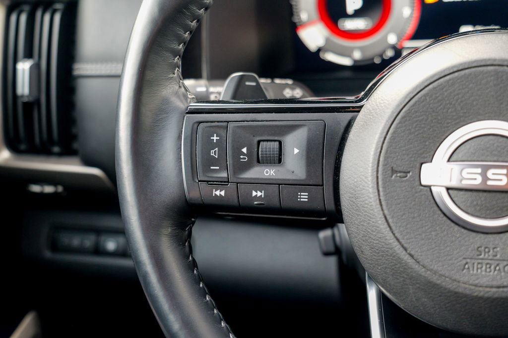 Used 2022 Nissan Pathfinder Platinum w/ Cargo Package image 46