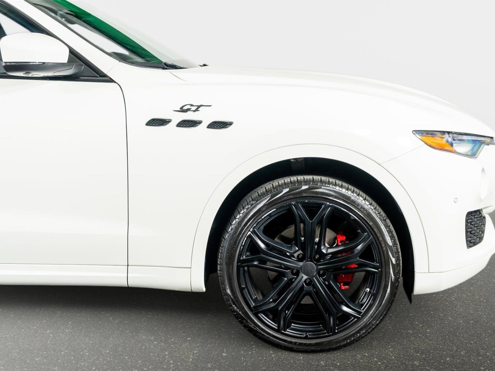 Used 2023 Maserati Levante GT image 5