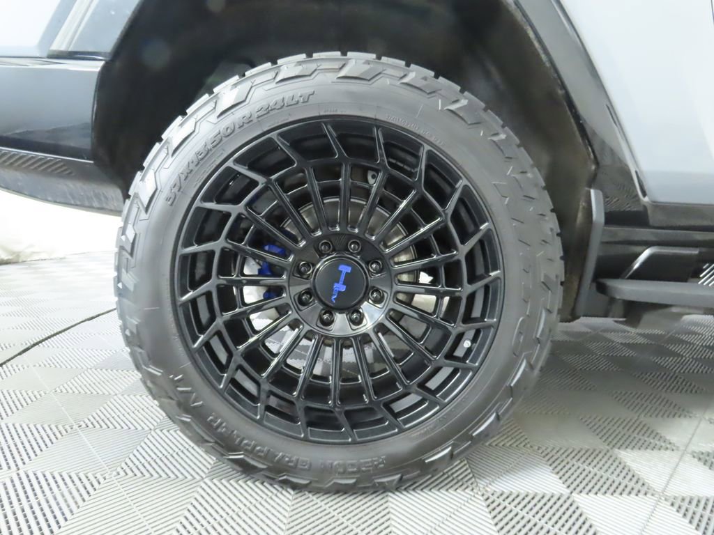 Used 2024 GMC Hummer EV 3X w/ LPO, Illumination Package image 32