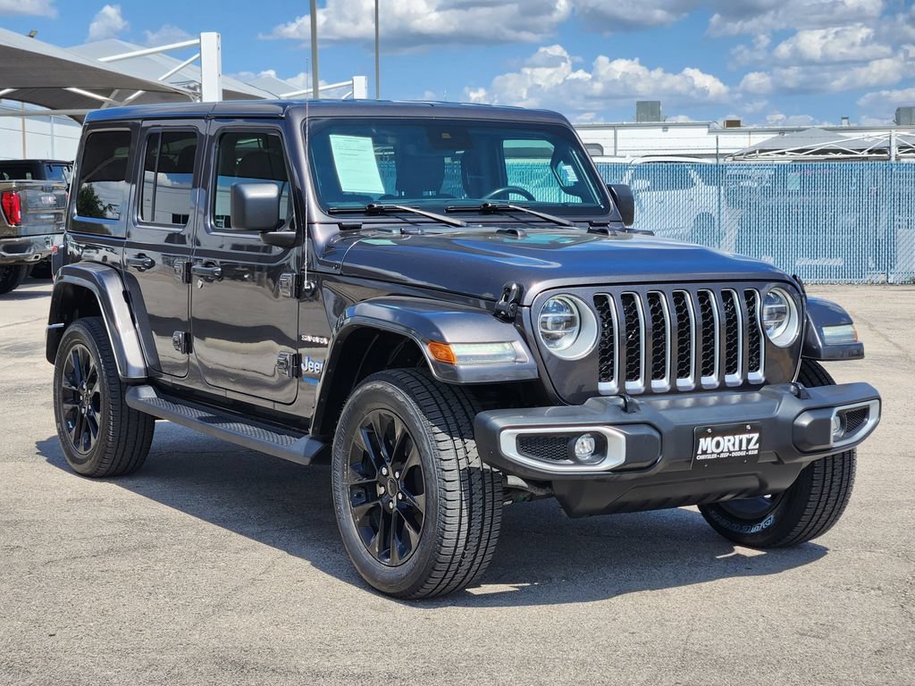 Used 2021 Jeep Wrangler Unlimited Sahara w/ Cold Weather Group AWD/4WD image 3