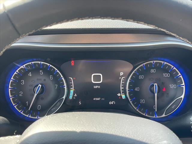 Used 2024 Chrysler Pacifica Touring-L image 29